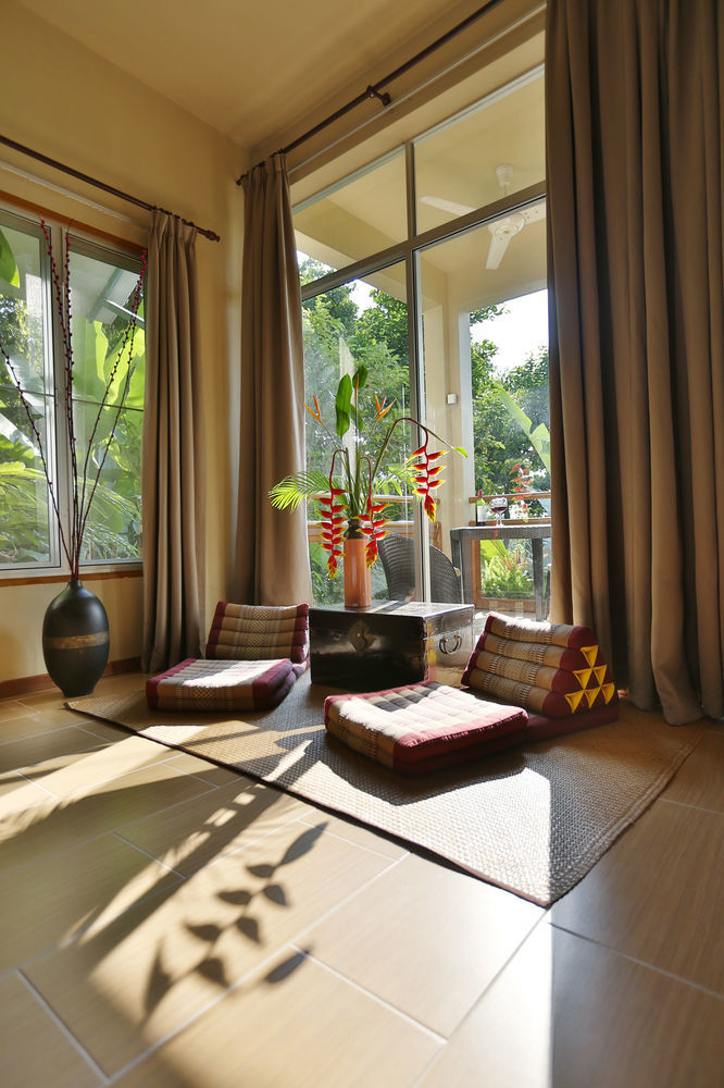 Ambong Rainforest Retreat Pantai Tengah  Kültér fotó
