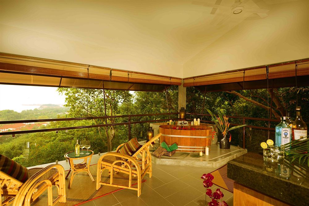 Ambong Rainforest Retreat Pantai Tengah  Kültér fotó